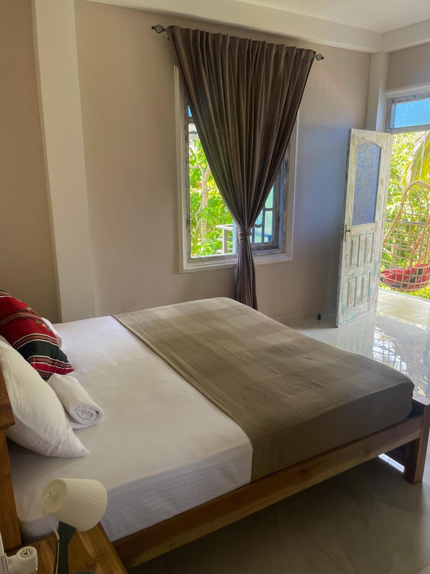 Habibi Hostel & Restaurant Unawatuna Ngoại thất bức ảnh